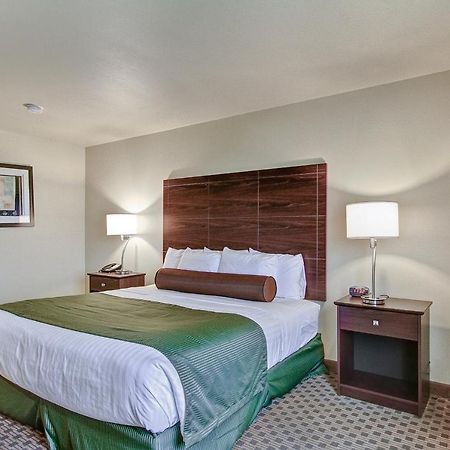 Cobblestone Hotel & Suites Pulaski/Green Bay Екстериор снимка