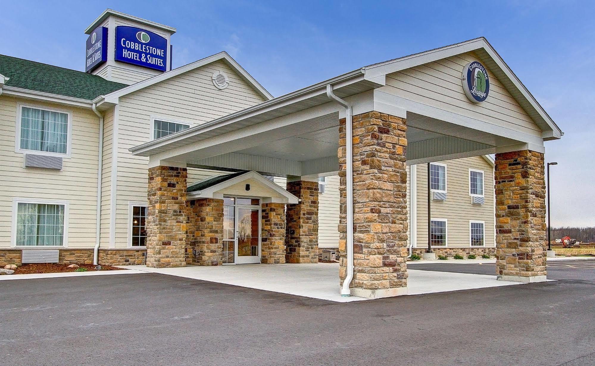 Cobblestone Hotel & Suites Pulaski/Green Bay Екстериор снимка