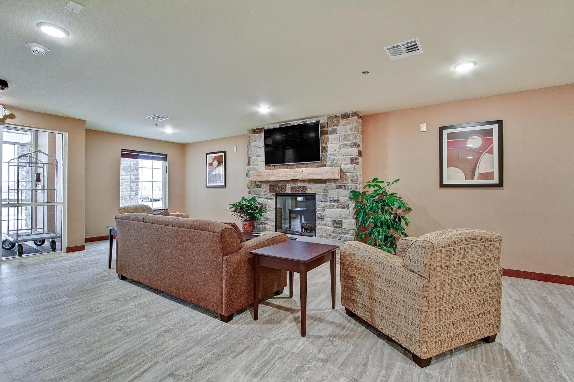 Cobblestone Hotel & Suites Pulaski/Green Bay Екстериор снимка