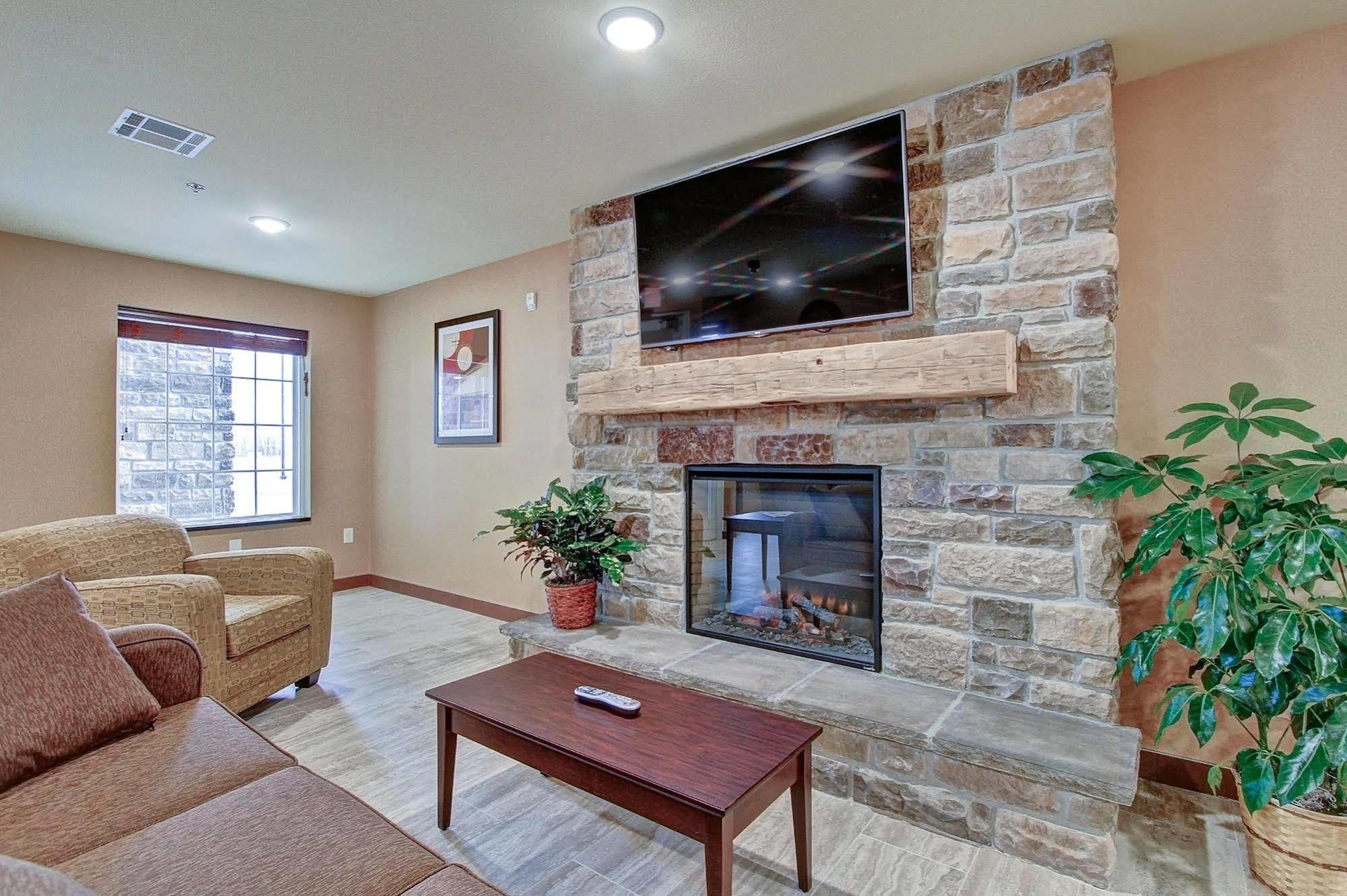 Cobblestone Hotel & Suites Pulaski/Green Bay Екстериор снимка
