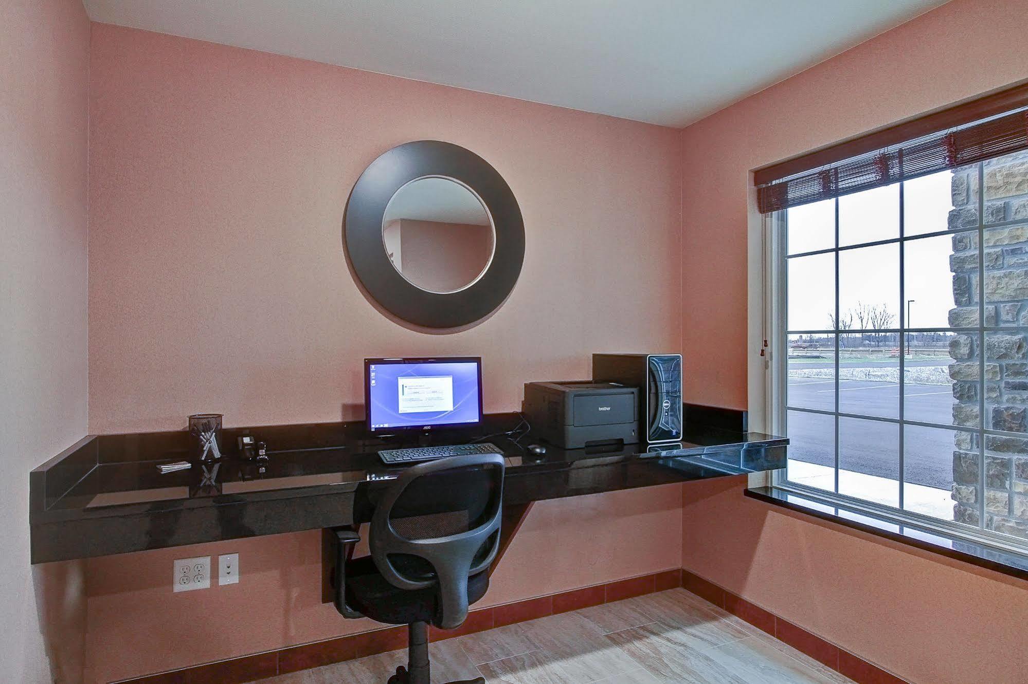 Cobblestone Hotel & Suites Pulaski/Green Bay Екстериор снимка