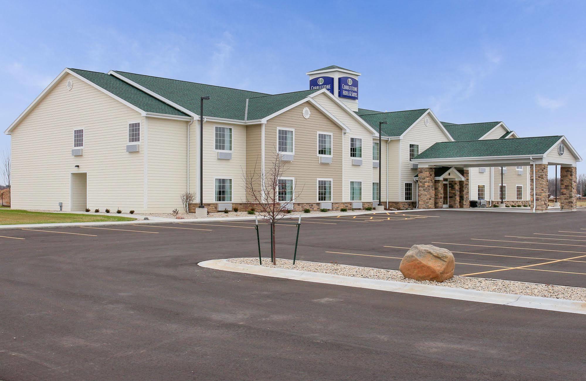 Cobblestone Hotel & Suites Pulaski/Green Bay Екстериор снимка